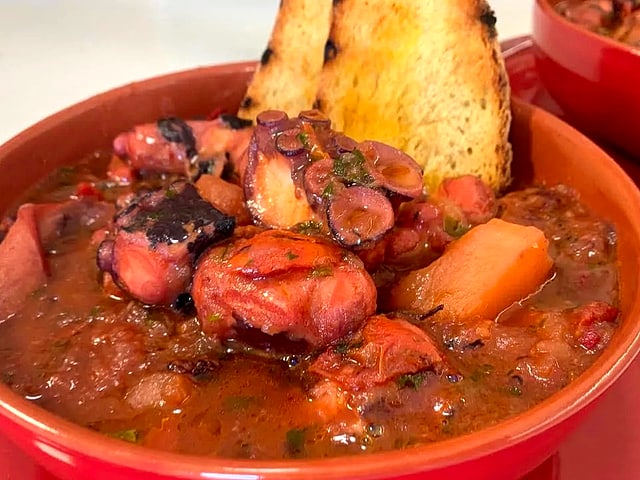 Polpo alla pignata ricetta di famiglia — Pescheria del Corso Torre Vado Salento